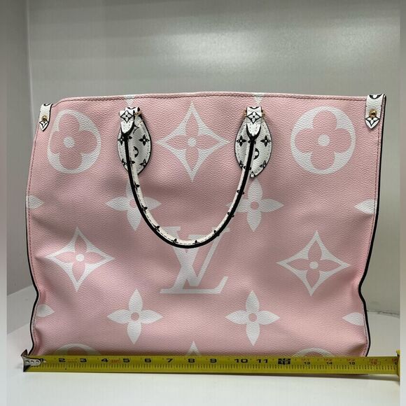 Louis Vuitton Onthego Giant Red & Pink Monogram Canvas Tote Mint Condition - Picture 8 of 11